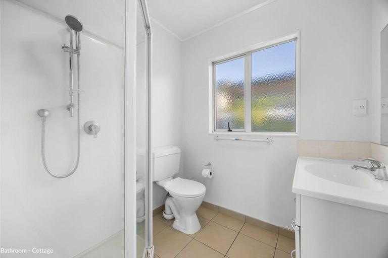 Photo of property in 14 Sherwood Avenue, Te Atatu South, Auckland, 0610