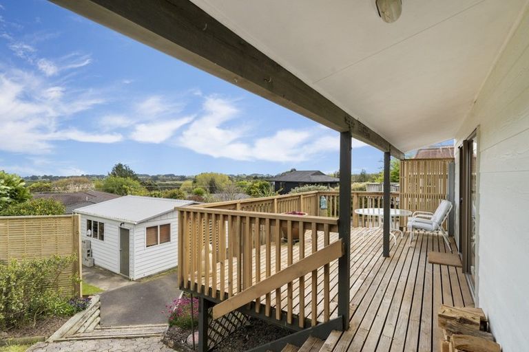 Photo of property in 10 Amokura Street, Waikanae, 5036