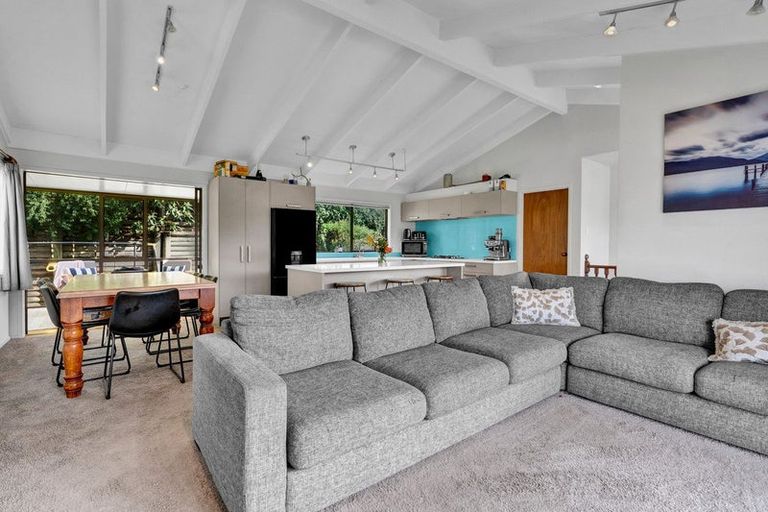 Photo of property in 6 Winstone Place, Highlands Park, New Plymouth, 4312