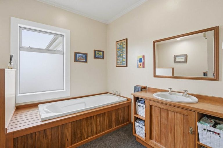 Photo of property in 37 Coutts Road, Gore, 9710