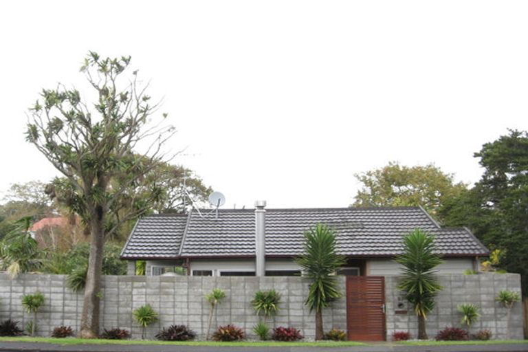 Photo of property in 87a Uxbridge Road, Cockle Bay, Auckland, 2014
