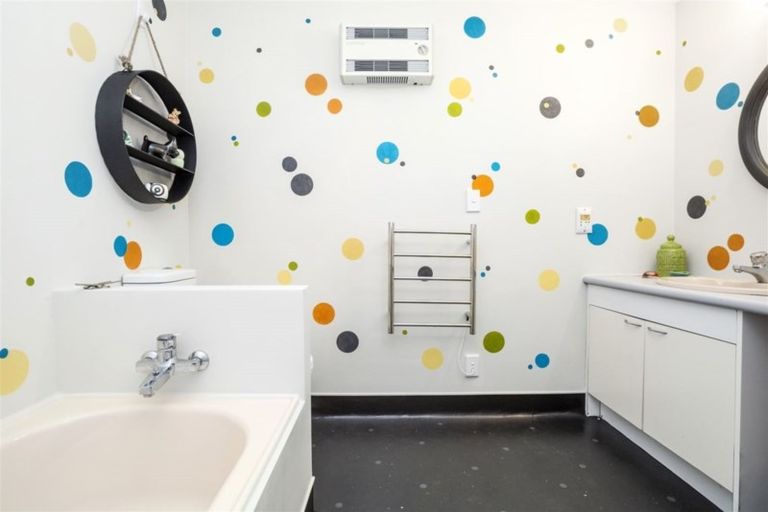 Photo of property in 28 Rossport Street, Johnsonville, Wellington, 6037