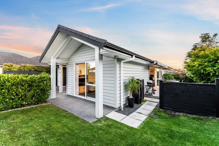 Photo of property in 11 Walnut Road, Riverhead, 0820