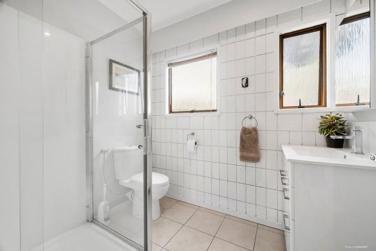 Photo of property in 2/33 Glenvar Road, Torbay, Auckland, 0630