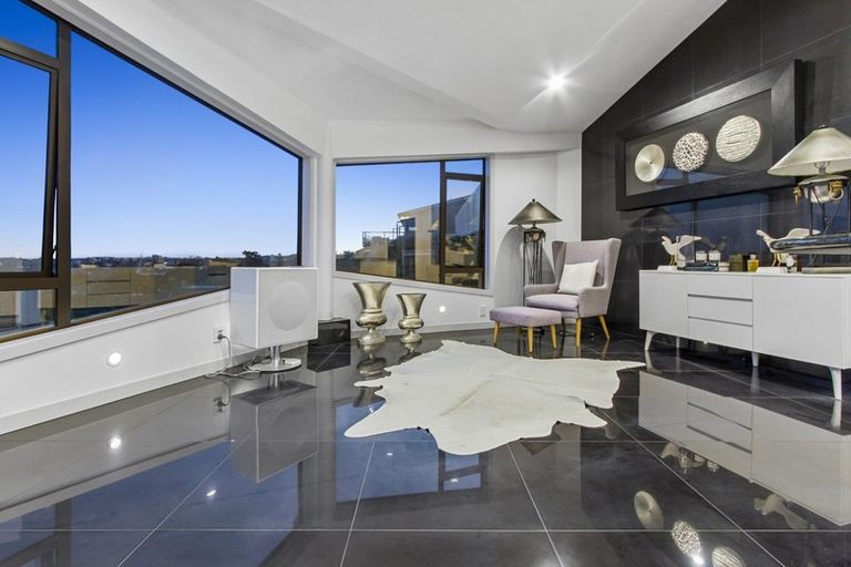 Photo of property in 839 Beach Road, Browns Bay, Auckland, 0630