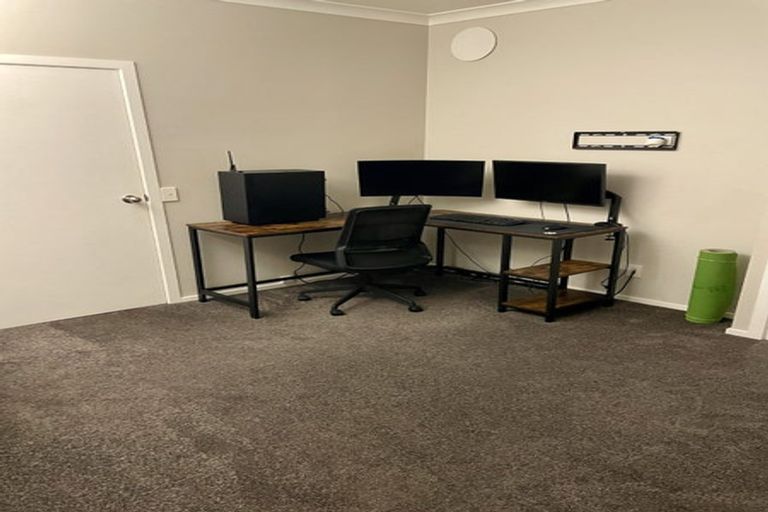 Photo of property in 10 Helen Street, Brooklyn, Wellington, 6021