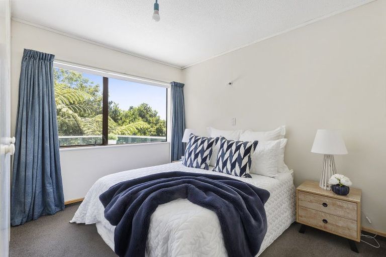 Photo of property in 5 Kilgour Way, Crofton Downs, Wellington, 6035