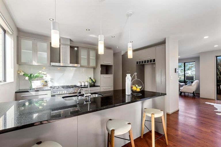 Photo of property in 33 Kilkelly Avenue, Pinehill, Auckland, 0632