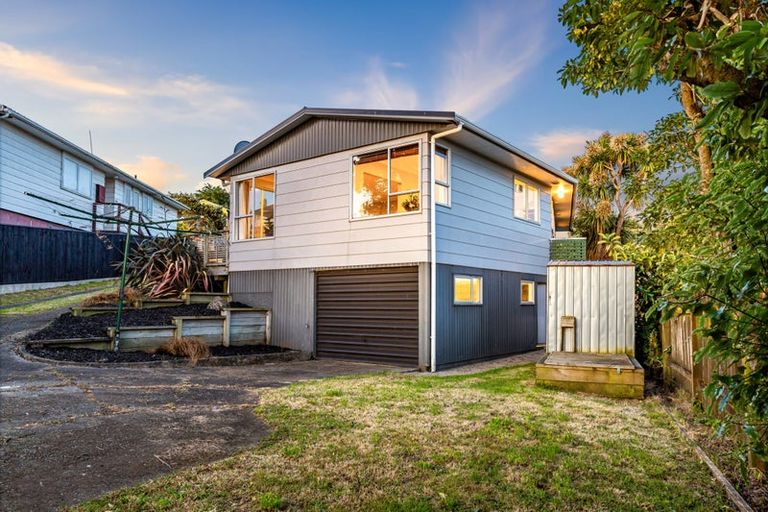 Photo of property in 184 Conclusion Street, Ascot Park, Porirua, 5024