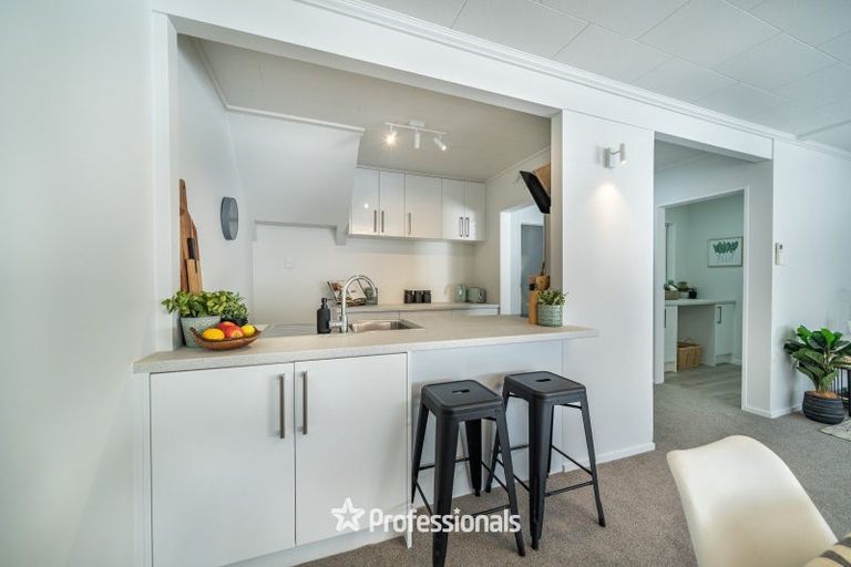 Photo of property in 8b Wai-iti Crescent, Woburn, Lower Hutt, 5010