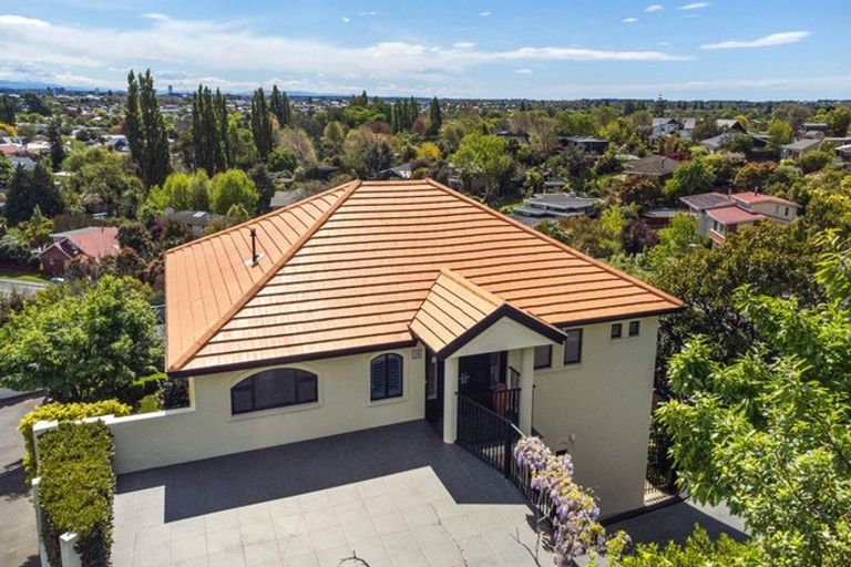 Photo of property in 39 Overdale Drive, Cashmere, Christchurch, 8022