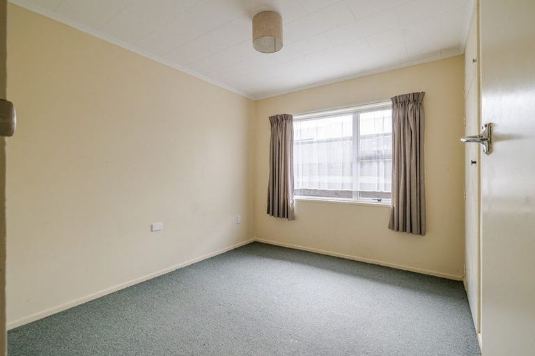 Photo of property in 3 Seddon Street, Takaro, Palmerston North, 4412