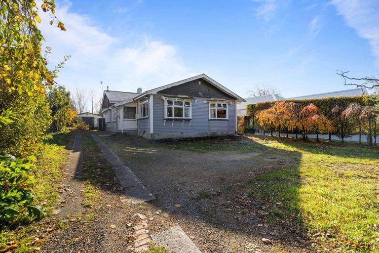 Photo of property in 243 Edgeware Road, Edgeware, Christchurch, 8013