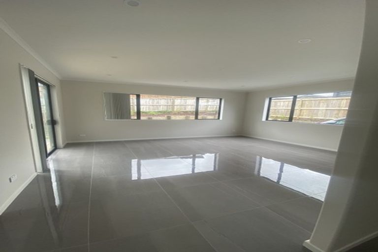 Photo of property in 30 Mettam Drive, Swanson, Auckland, 0614