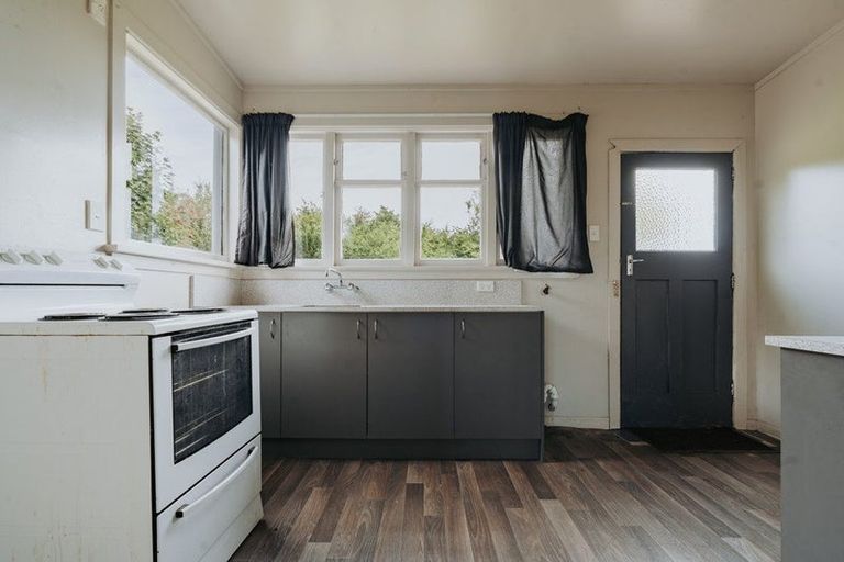 Photo of property in 28 Burns Street, Milton, 9220