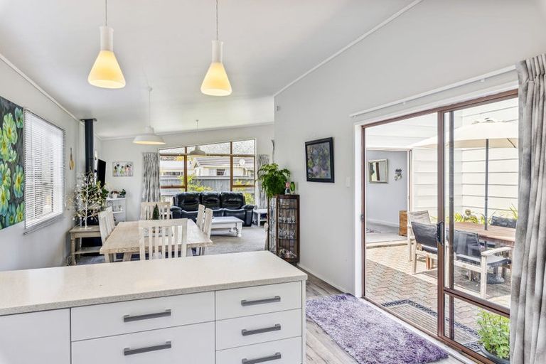 Photo of property in 18 Sunshine Avenue, Paraparaumu, 5032