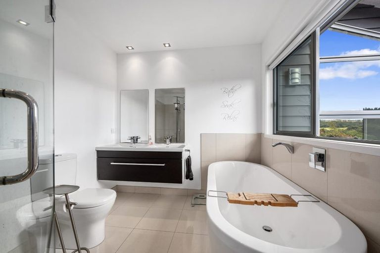 Photo of property in 1355 Old North Road, Helensville, 0875