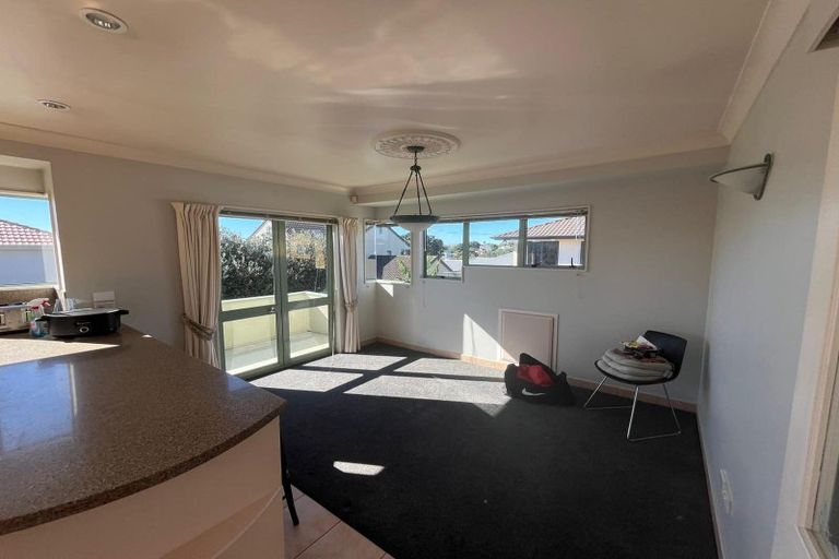 Photo of property in 2/10 Nadine Place, Mangere Bridge, Auckland, 2022
