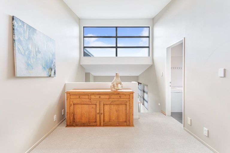 Photo of property in 40 Kittiwake Drive, Schnapper Rock, Auckland, 0632