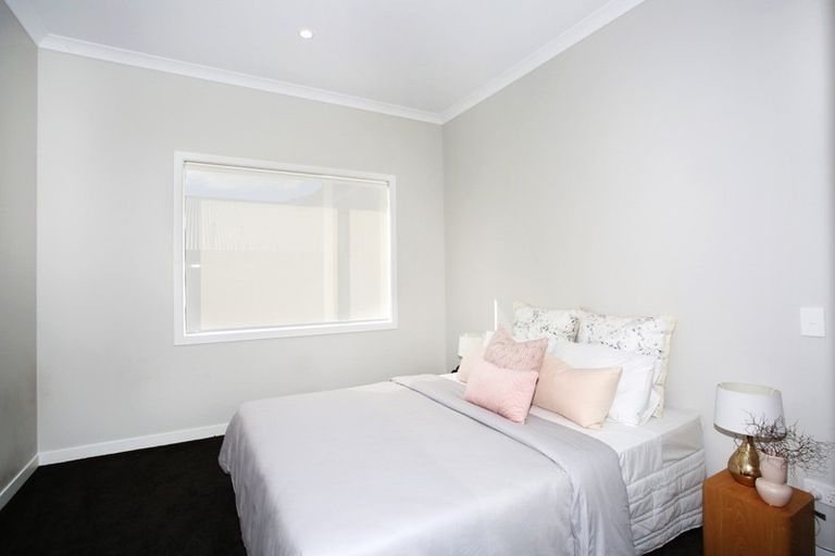 Photo of property in 32 Helenslee Road, Pokeno, 2402