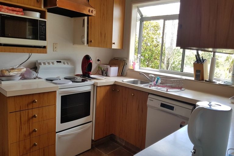 Photo of property in 14 Bruce Road, Glenfield, Auckland, 0629