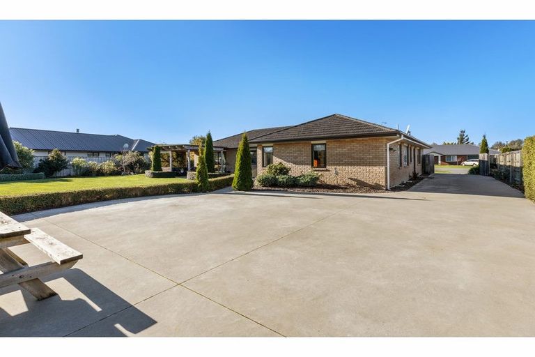 Photo of property in 38 Willowside Place, Amberley, 7410