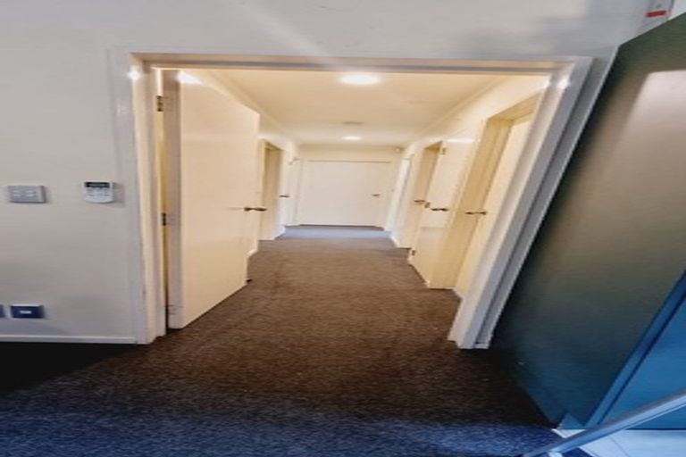 Photo of property in 41a Cyclarama Crescent, Massey, Auckland, 0614