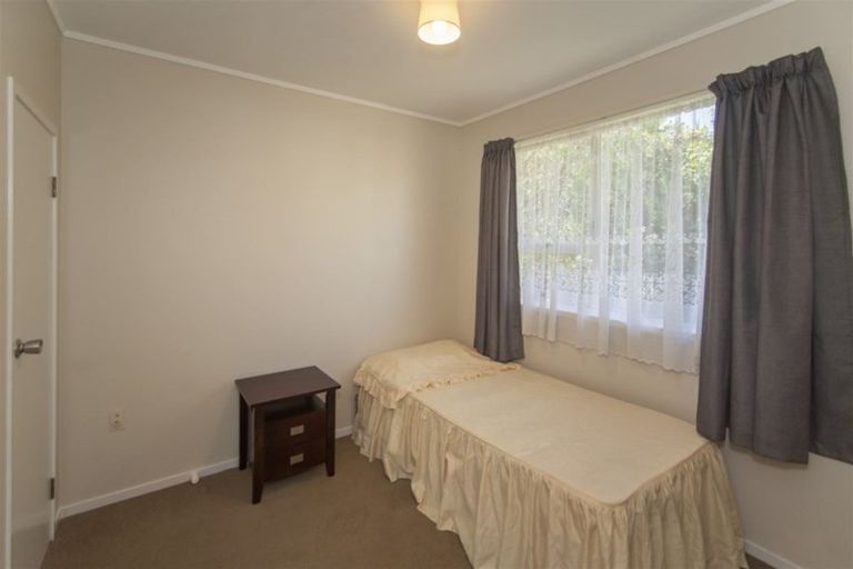Photo of property in 2/4 Clyma Place, Massey, Auckland, 0614