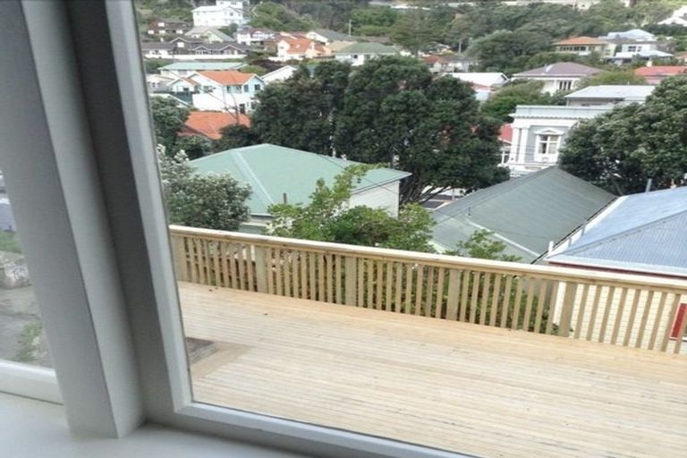 Photo of property in 1/126 The Parade, Island Bay, Wellington, 6023