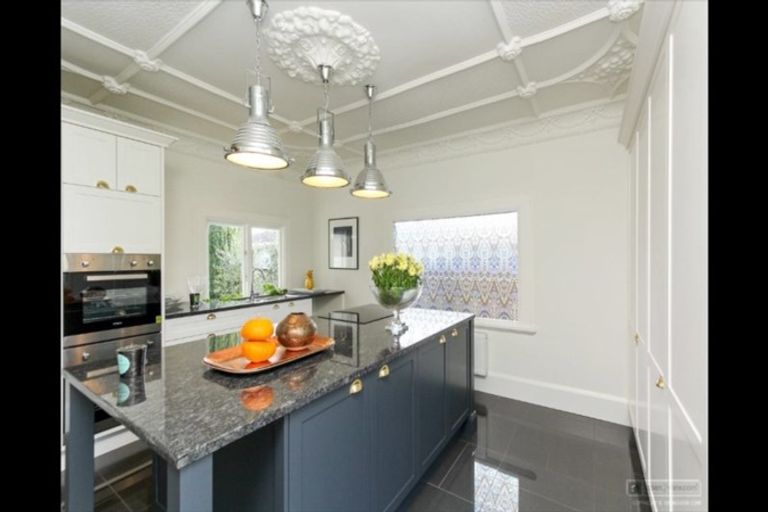 Photo of property in 21 Watson Street, Strandon, New Plymouth, 4312