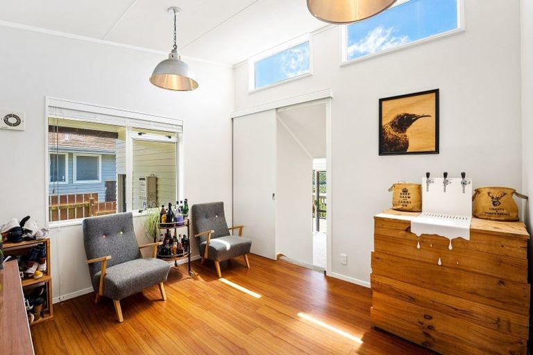 Photo of property in 18 Greenwich Grove, Stokes Valley, Lower Hutt, 5019