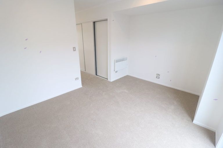 Photo of property in 34 Hobsonville Point Road, Hobsonville, Auckland, 0616