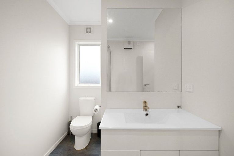 Photo of property in 10/10 Burrows Place, Frankton, Hamilton, 3204