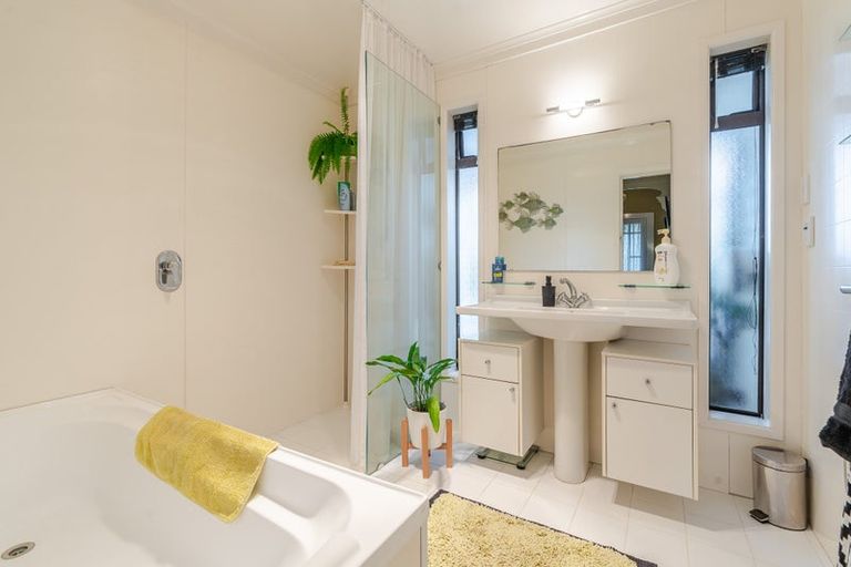 Photo of property in 69 Foster Road, Temple View, Hamilton, 3290