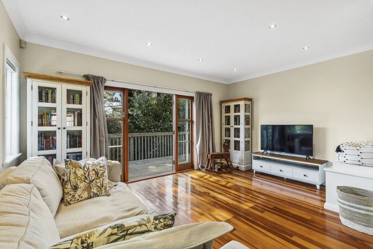Photo of property in 36 Homewood Avenue, Karori, Wellington, 6012