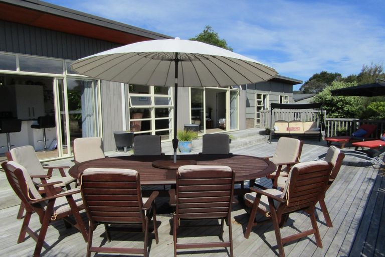 Photo of property in Apple Bnb, 3 Kaipatiki Rise, Haruru, 0204