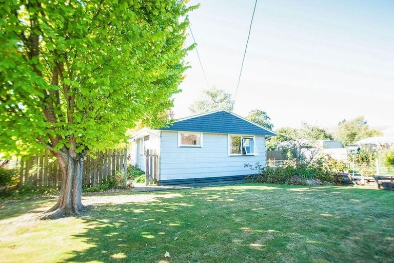 Photo of property in 11 Harrington Street, Lawrence, 9532