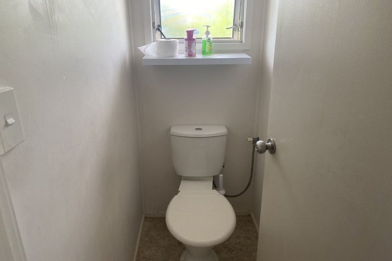 Photo of property in 16 Tatariki Street, Rosehill, Papakura, 2113