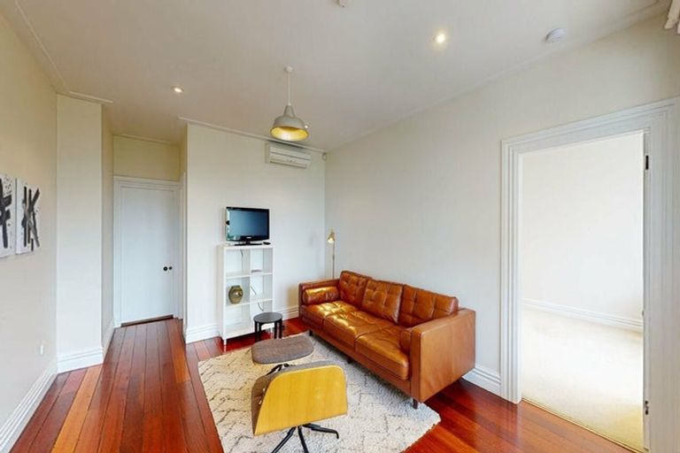 Photo of property in 18 Central Terrace, Kelburn, Wellington, 6012