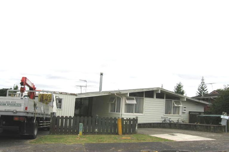 Photo of property in 3 Papa Place, Birkdale, Auckland, 0626