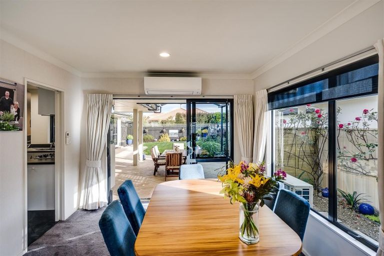 Photo of property in 17 Malbec Way, Greenmeadows, Napier, 4112