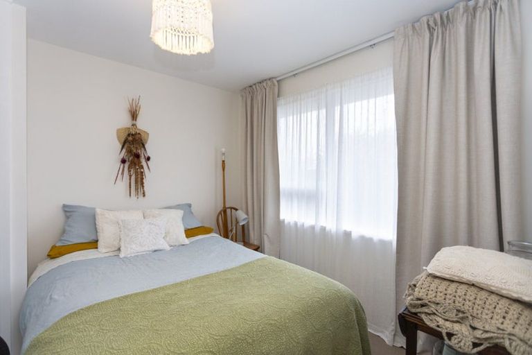 Photo of property in 2/177a Grimseys Road, Redwood, Christchurch, 8051