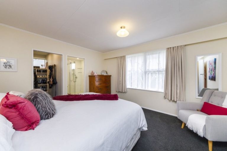 Photo of property in 72 Pukepapa Road, Marton, 4710