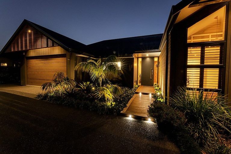 Photo of property in 10 Pike Place, Ferndale, New Plymouth, 4310