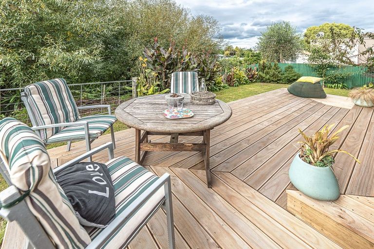 Photo of property in 23 Boyd Avenue, Mangere Bridge, Auckland, 2022