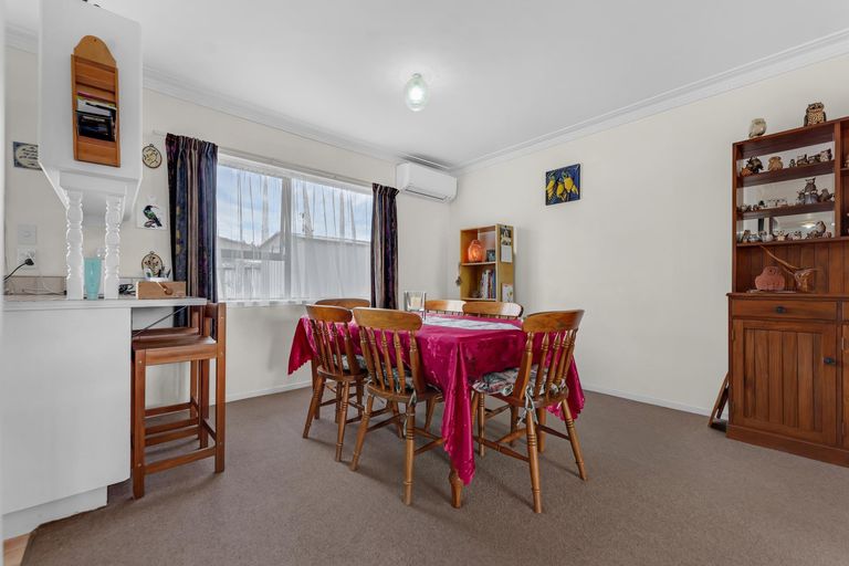 Photo of property in 2/10 Duke Street, Papakura, 2110