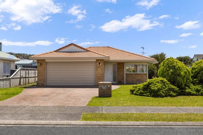 Photo of property in 88 Lakeside Drive, Orewa, 0931