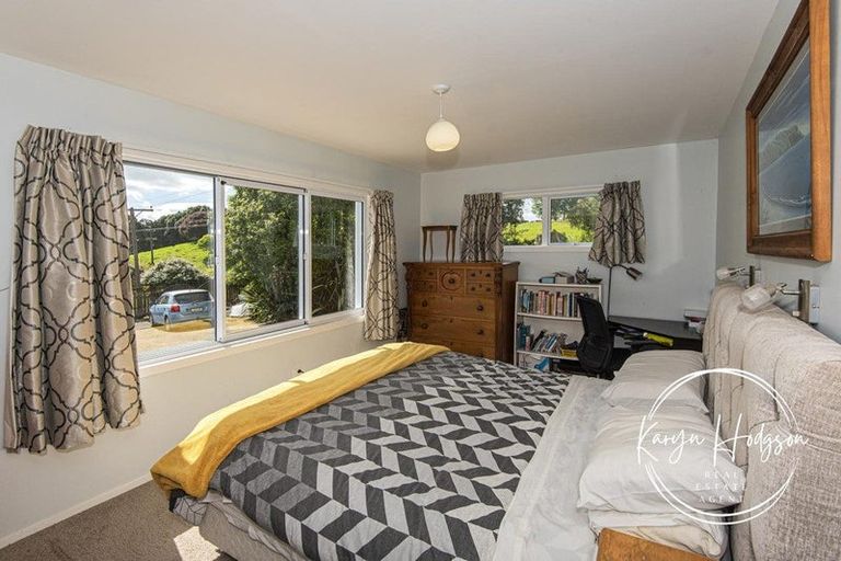 Photo of property in 46 Whakapirau Road, Maungaturoto, 0583