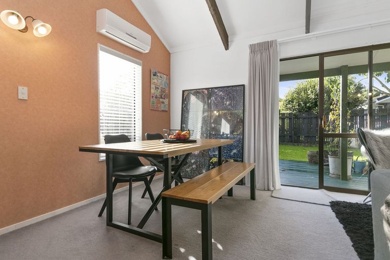 Photo of property in 54b Williams Street, Cambridge, 3434