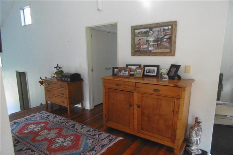 Photo of property in 31 Almond Grove, Greenhithe, Auckland, 0632